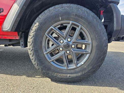 Used 2025 Jeep Wrangler Unlimited Sport AWD/4WD image 9