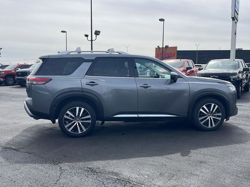 Used 2024 Nissan Pathfinder Platinum w/ Cargo Package image 6