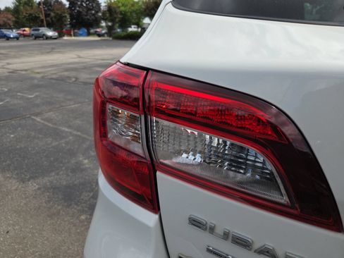 Used 2017 Subaru Outback 2.5i Premium AWD/4WD image 10