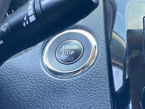 Used 2020 Nissan Rogue SV AWD/4WD image 12