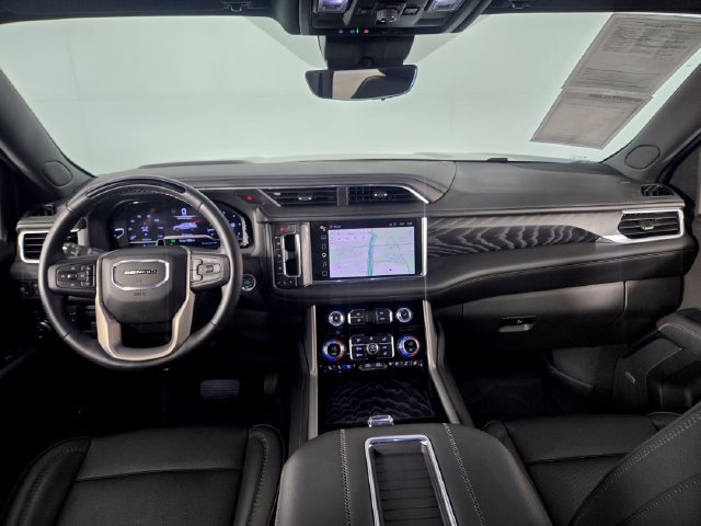 Used 2024 GMC Yukon Denali w/ Advanced Technology Package AWD/4WD image 27