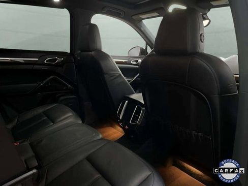 Used 2014 Porsche Cayenne S image 18