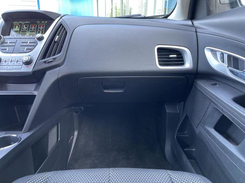 Used 2017 Chevrolet Equinox LT FWD image 25