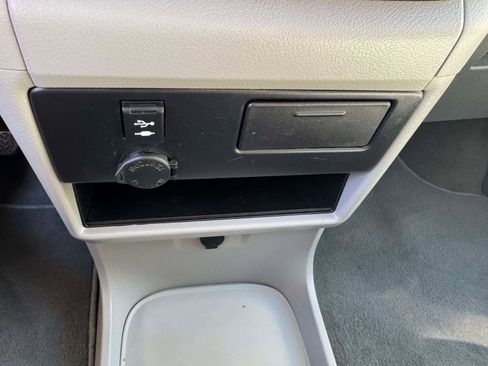 Used 2020 Toyota Sienna LE w/ Cargo Management Package image 24