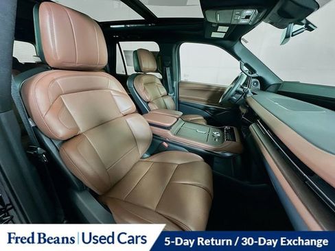 Used 2025 Lincoln Navigator Reserve AWD/4WD image 32