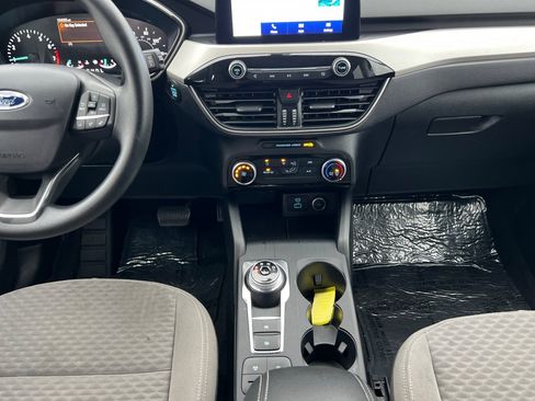 Used 2021 Ford Escape SE image 12