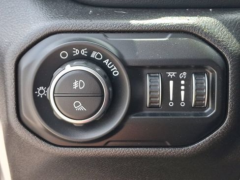 Used 2020 Jeep Gladiator Overland w/ Dual Top Group AWD/4WD image 24