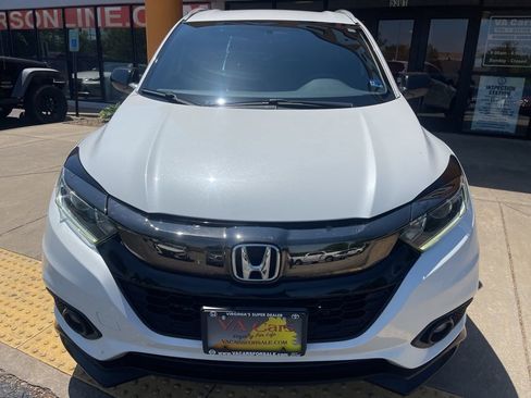 Used 2021 Honda HR-V Sport image 9