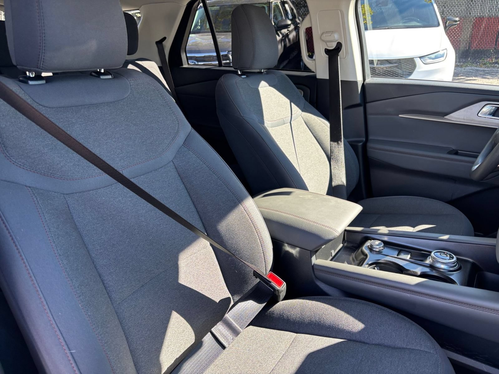 Used 2026 Ford Explorer Active RWD image 31
