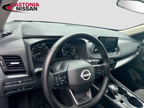 Used 2026 Nissan Rogue SV FWD image 11