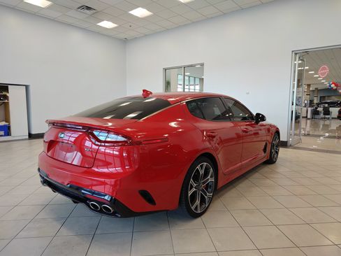 Used 2018 Kia Stinger GT2 RWD image 3