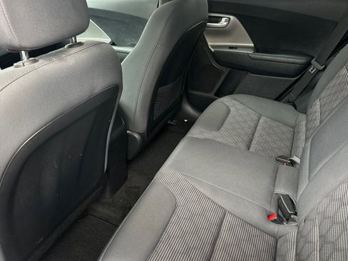 Used 2018 Kia Niro LX image 11