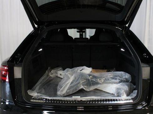 New 2026 Audi SQ8 Prestige image 31