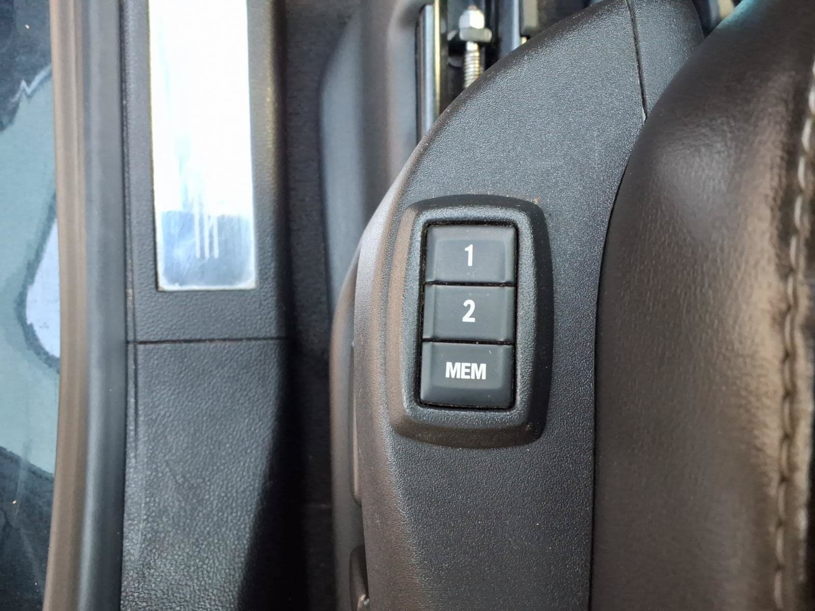 Used 2012 Cadillac SRX Performance AWD/4WD image 16