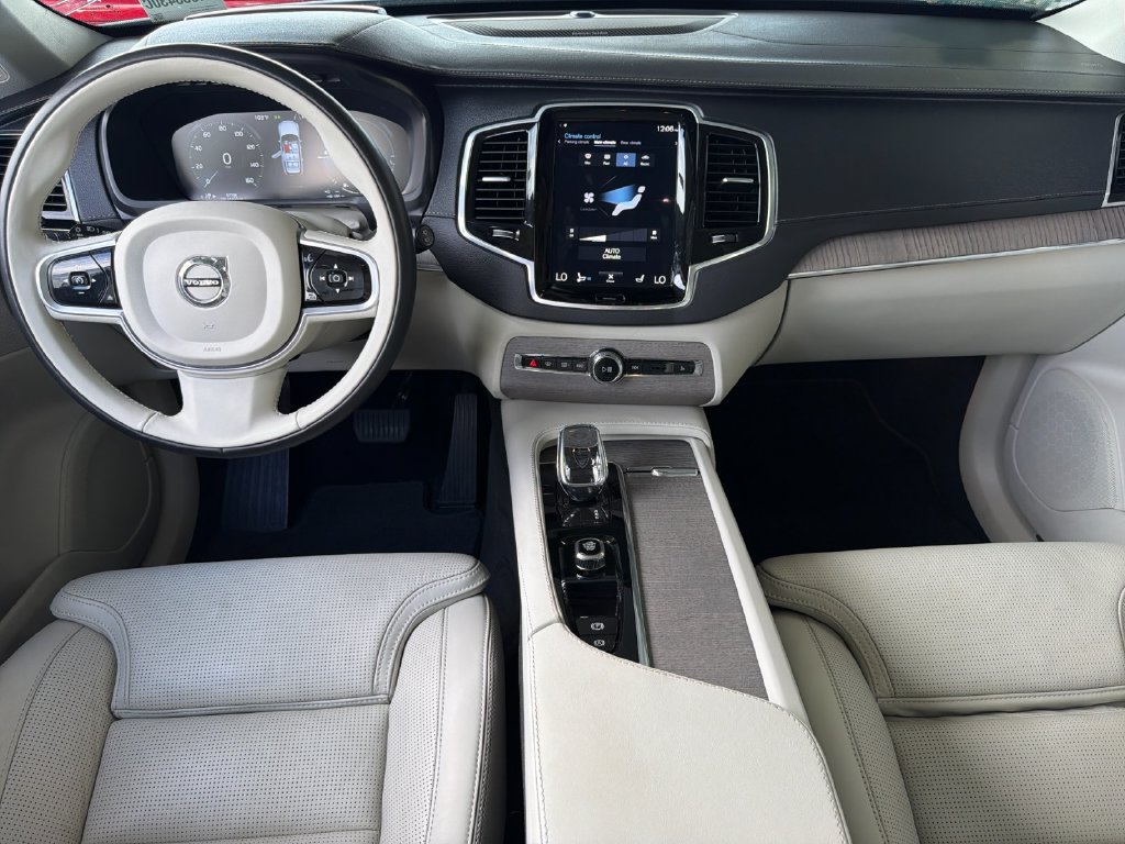 Used 2022 Volvo XC90 T8 Inscription w/ Advanced Package AWD/4WD image 13