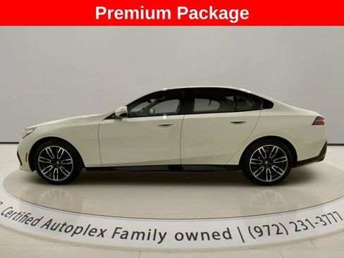 Used 2026 BMW 530i RWD image 2