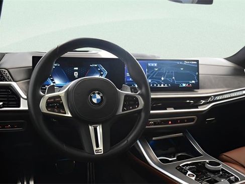 Used 2024 BMW X7 M60i w/ Executive Package image 25