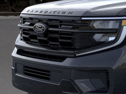 New 2026 Ford Expedition Platinum image 17
