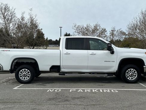 Used 2024 Chevrolet Silverado 2500 LT image 3