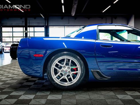 Used 2004 Chevrolet Corvette Z06 w/ Z06 Preferred Equipment Group RWD image 11