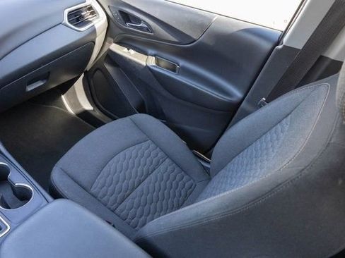 Used 2021 Chevrolet Equinox LT image 24