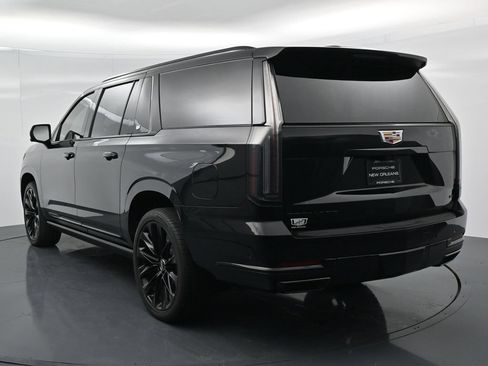 Used 2026 Cadillac Escalade ESV Platinum Sport w/ LPO, ONYX Package AWD/4WD image 3