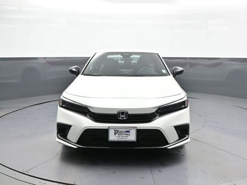 Used 2023 Honda Civic Sport image 2