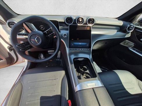 Used 2024 Mercedes-Benz GLC 300 4MATIC image 14