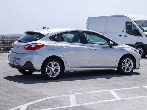 Used 2019 Chevrolet Cruze LS w/ LS Convenience Package FWD image 4