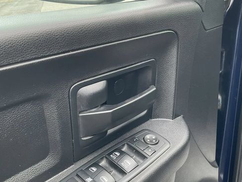 Used 2017 RAM 1500 Express AWD/4WD image 11