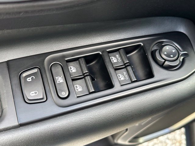 Used 2020 Jeep Renegade Altitude AWD/4WD image 23