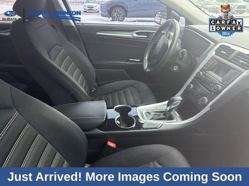 Used 2015 Ford Fusion SE image 3