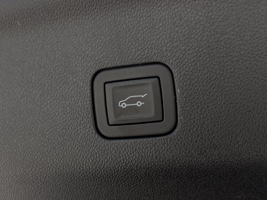 Used 2025 Chevrolet Tahoe LT w/ Comfort Package AWD/4WD image 22