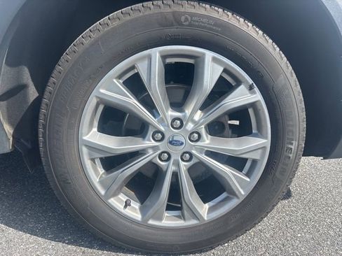 Used 2023 Ford Explorer XLT w/ Equipment Group 202A image 7