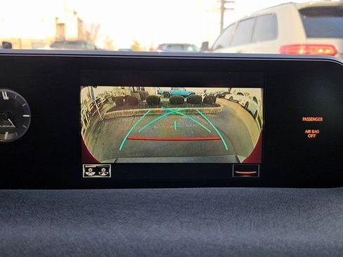 Used 2019 Lexus UX 250h w/ Premium Package image 29