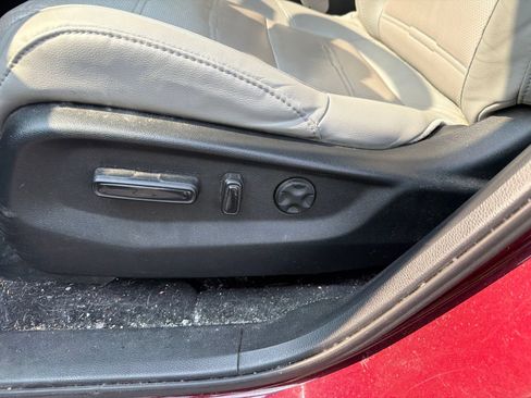 Used 2019 Honda CR-V Touring image 13
