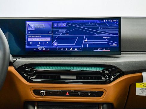 Used 2025 BMW 330i xDrive Sedan w/ Convenience Package image 14