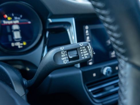 Used 2022 Porsche Macan image 27