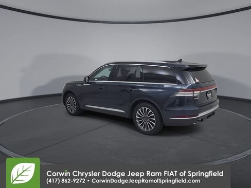 Used 2023 Lincoln Aviator Reserve w/ Elements Package Plus AWD/4WD image 11