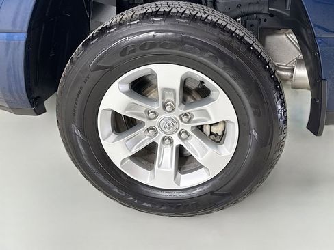 Used 2024 RAM 1500 Laramie AWD/4WD image 32