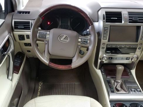 Used 2018 Lexus GX 460 Premium w/ Premium Package AWD/4WD image 13