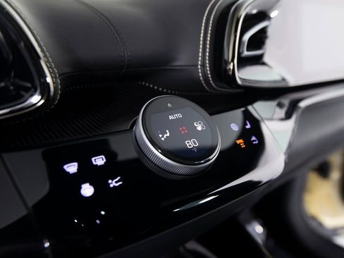 Used 2025 Ferrari Purosangue image 28