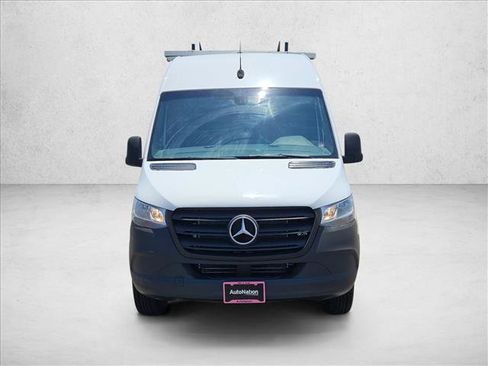 Used 2022 Mercedes-Benz Sprinter 2500 image 2