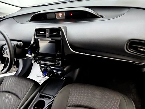 Certified 2019 Toyota Prius LE image 16