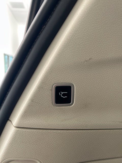 Used 2022 Chrysler Pacifica Limited FWD image 9