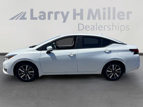Used 2025 Nissan Versa SV w/ Trunk Package FWD image 2