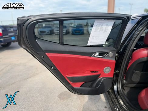 Used 2019 Kia Stinger GT2 AWD/4WD image 15