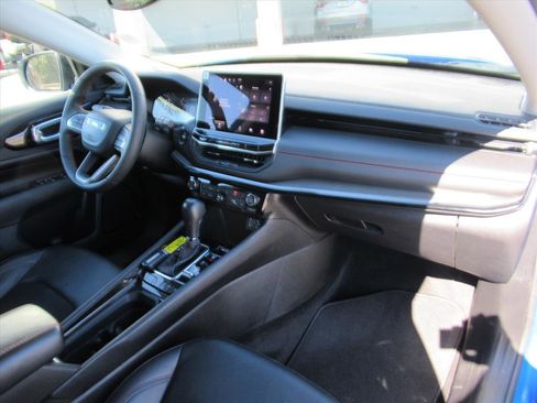 Used 2022 Jeep Compass Trailhawk image 12