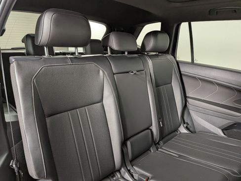 Used 2022 Volkswagen Tiguan SE R-Line FWD image 23