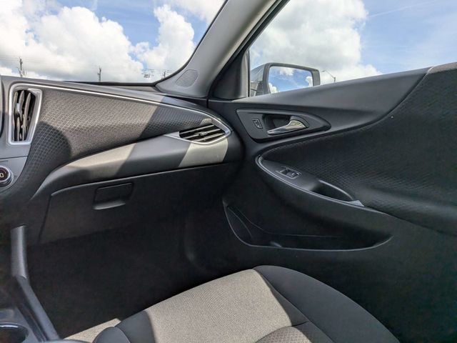 Used 2025 Chevrolet Malibu LT FWD image 16